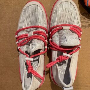 UGG Big Girls light grey/white and Pink Sneakers